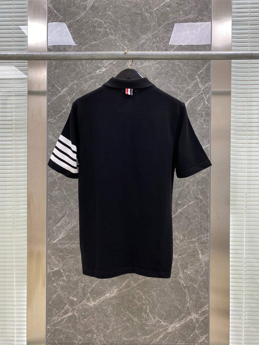 Polo Thom 3 Soc Tay Phai Tag Truoc