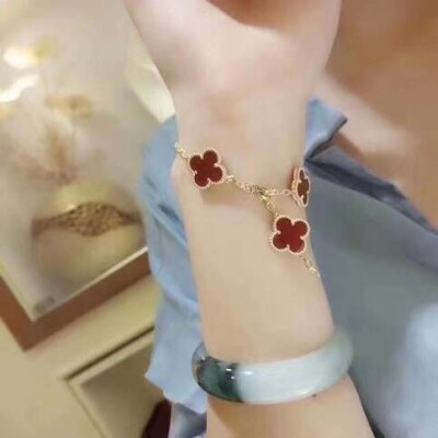 Van Cleef Arpels 18k Yellow Gold Vintage Alhambra 5 Motifs Carnelian Bracelet