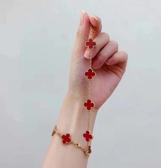 Van Cleef Arpels 18k Yellow Gold Vintage Alhambra 5 Motifs Carnelian Bracelet