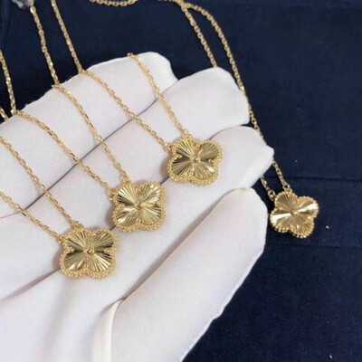 Van Cleef Arpels 18k Yellow Gold Vintage Alhambra Pendant
