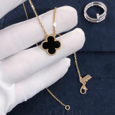 Van Cleef Arpels Vintage Alhambra 18k Yellow Gold Pendant