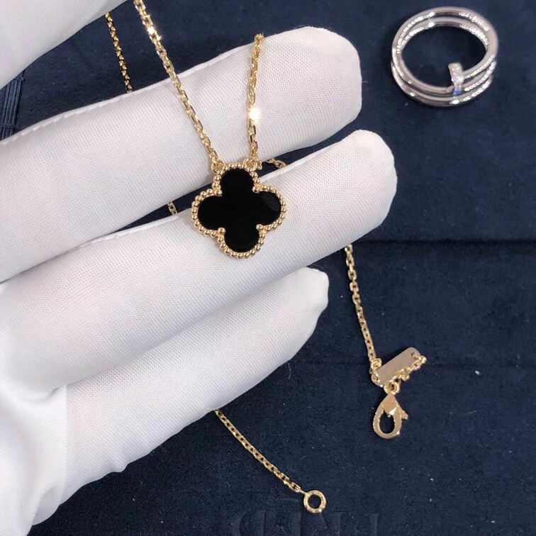 Van Cleef Arpels Vintage Alhambra 18k Yellow Gold Pendant