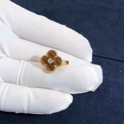 Van Cleef Arpels Vintage Alhambra Diamond Tiger Eye 18k Yellow Gold Ring