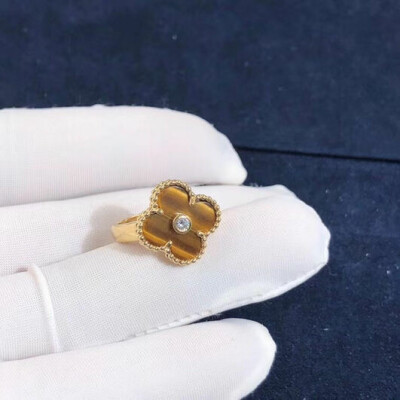 Van Cleef Arpels Vintage Alhambra Diamond Tiger Eye 18k Yellow Gold Ring