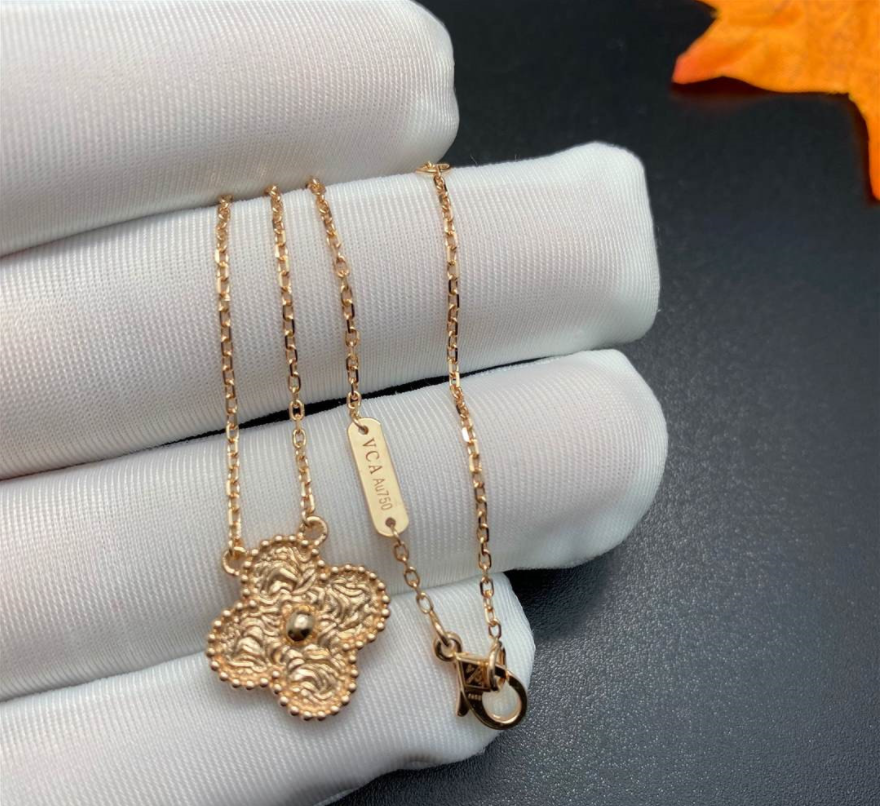 Van Cleef Arpels Vintage Alhambra Pendant 18k Rose Gold 15mm