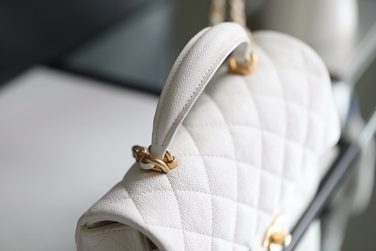 Chanel Flat Caviar Hand White Ss2022