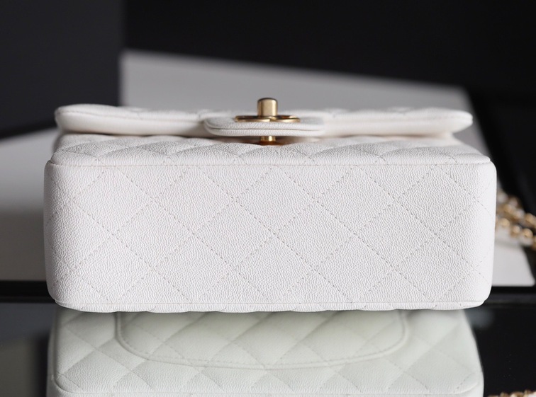 Chanel Flat Caviar Hand White Ss2022