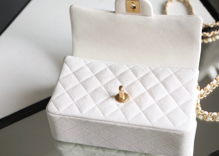 Chanel Flat Caviar Hand White Ss2022