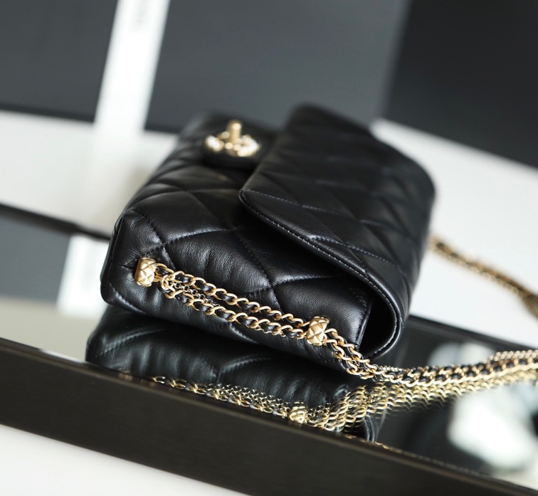 Chanel Flat Lambskin Color Chain Ss2022