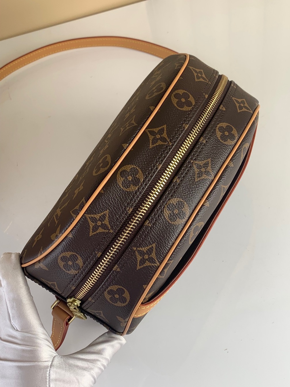 Lv Vintage Boite Mono Brown Ss2022