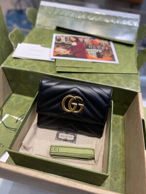 Gucci Wallet Marmont Black Yellow Tag