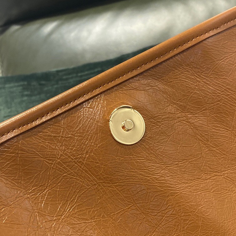 Niki Baby In Crinkled Vintage Leather